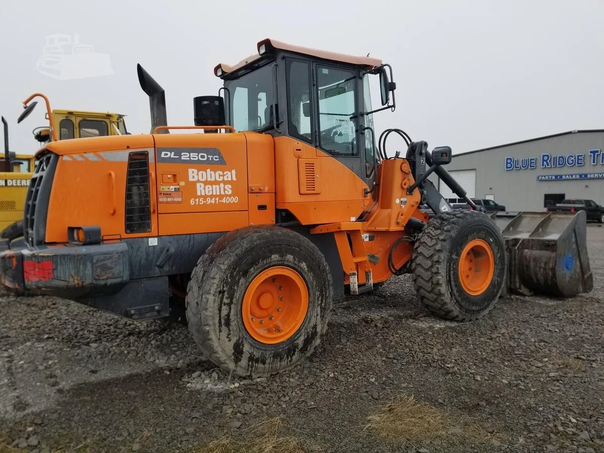 2015 DOOSAN DL200TC-3 Wheel Loaders for sale in Benton, IL - listing photo 4 of 8
